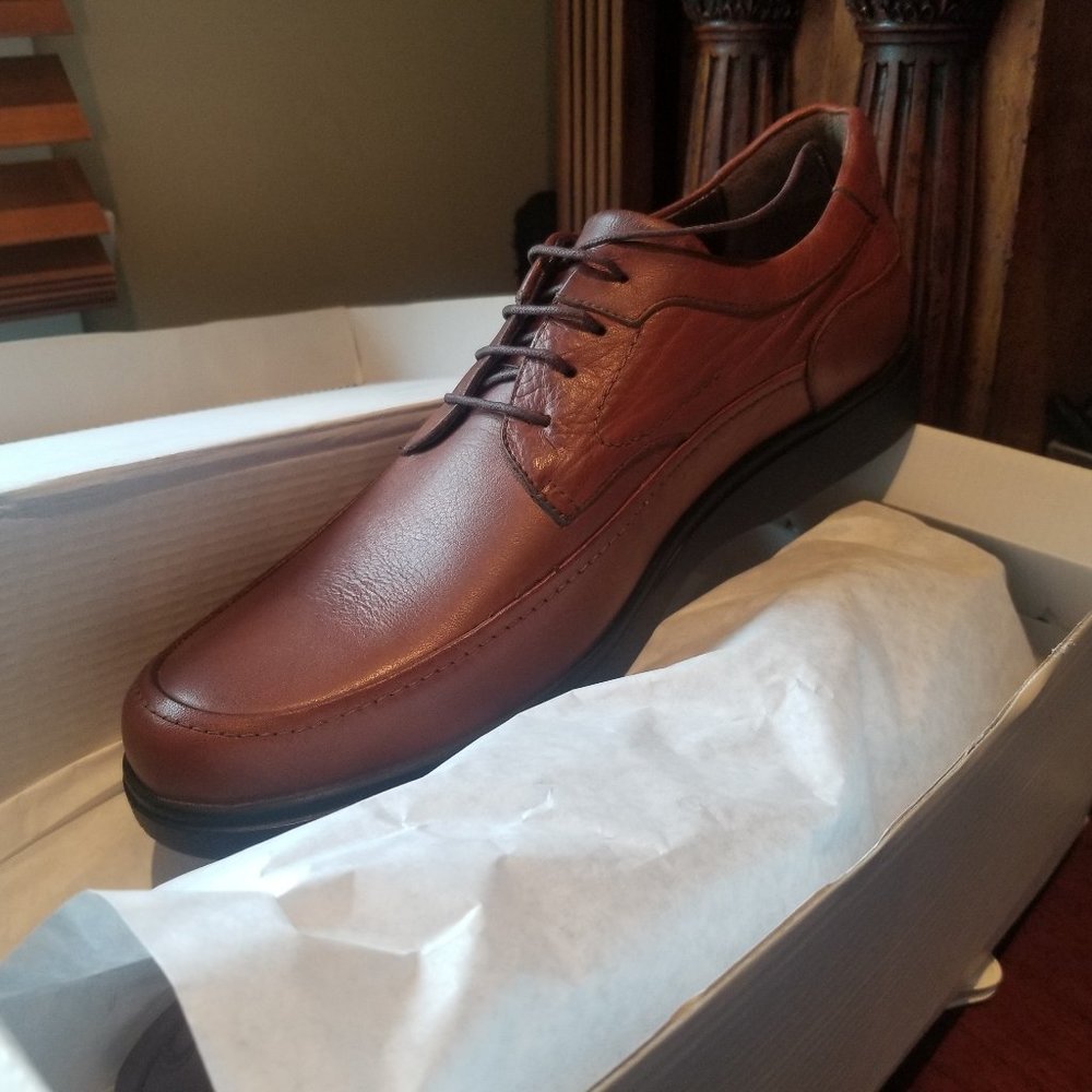 Laced leather mens loafers. New and unworn.